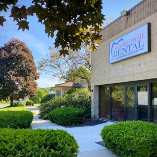 Holyoke Mall Dental